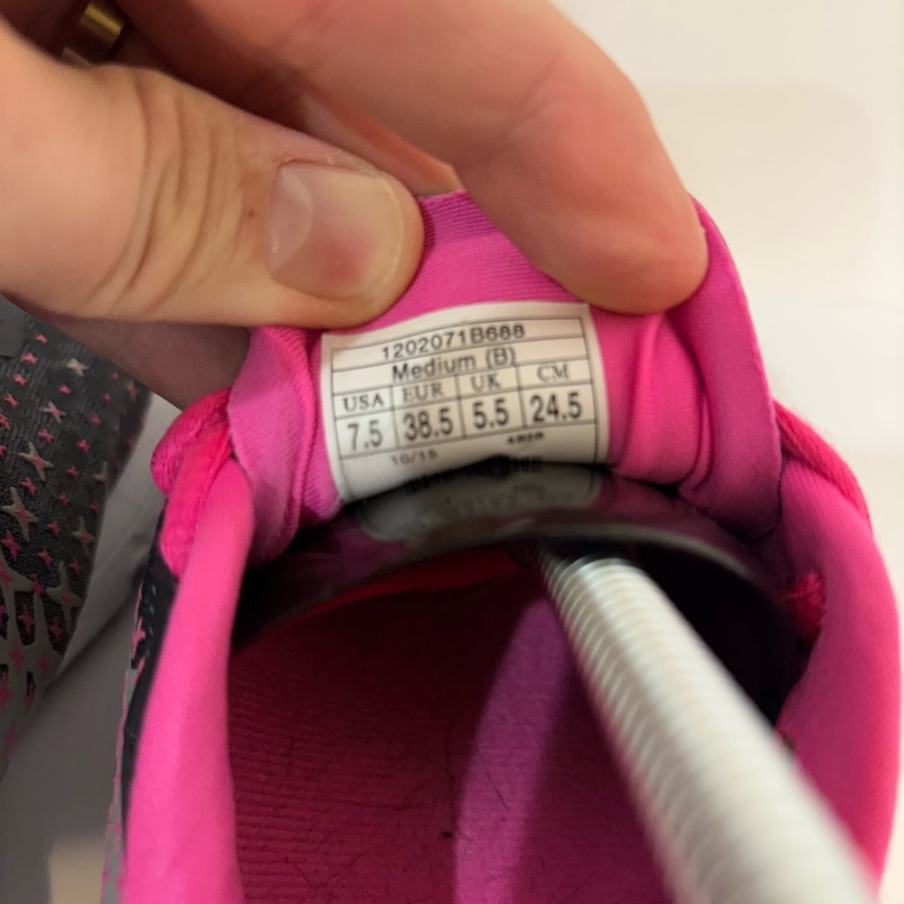 brooks Pure Flow size 7.5 - Picture 6 of 9